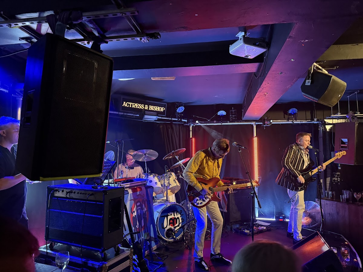 Actress & Bishop — photo 3