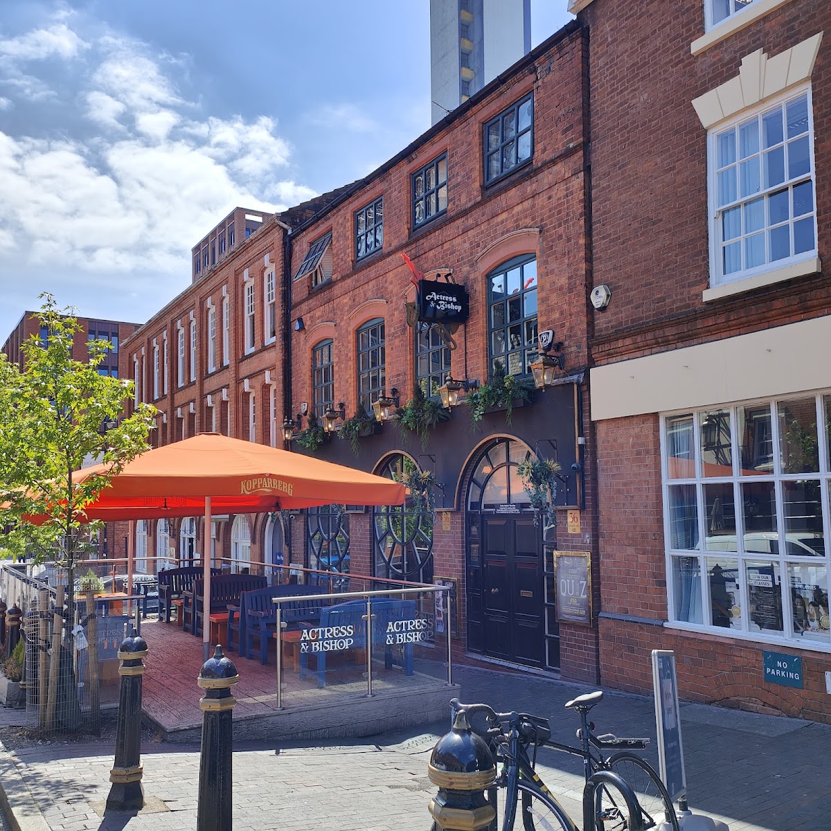 Actress & Bishop — photo 4