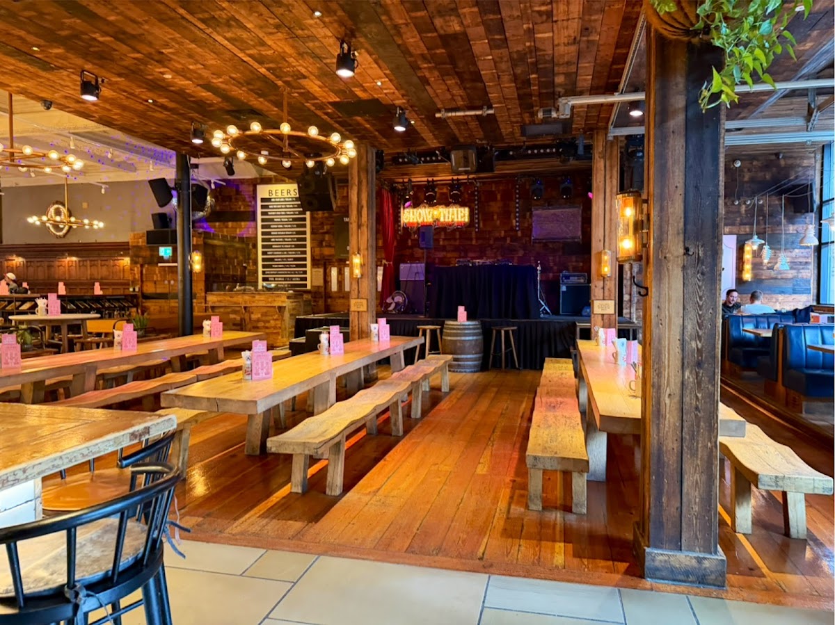 Albert's Schloss - Manchester — photo 2