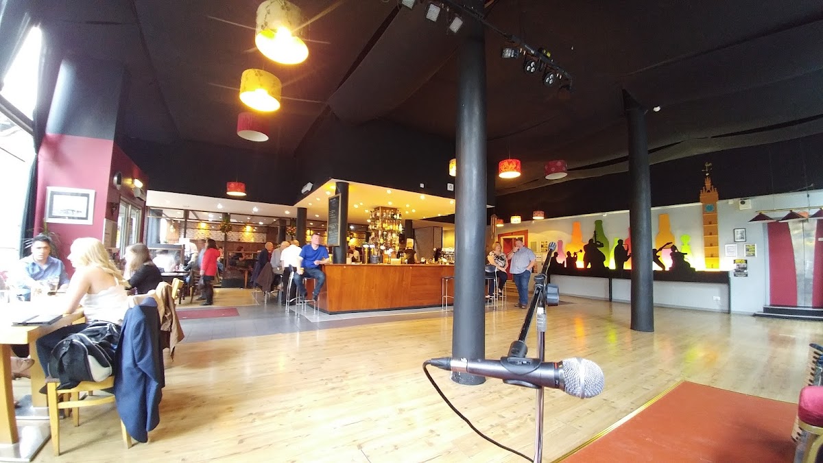 Avant Garde Music Bar & Restaurant — photo 3