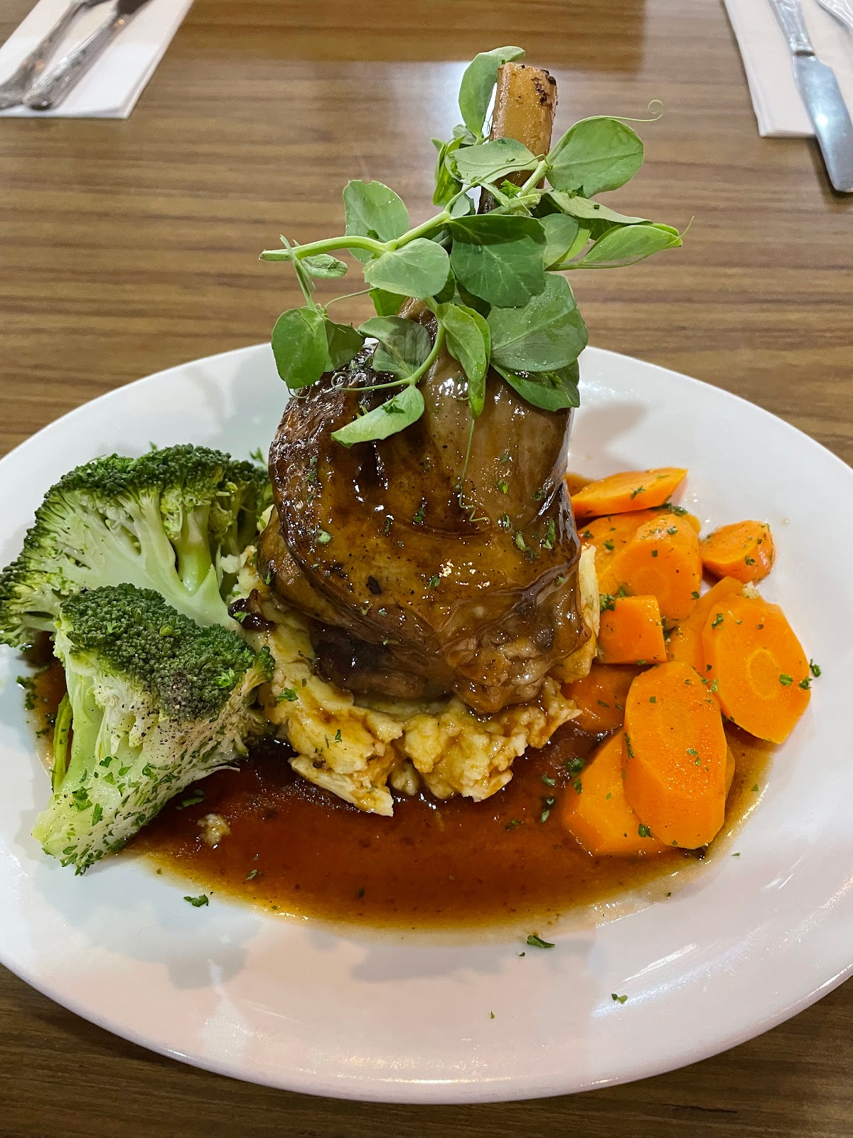 Avant Garde Music Bar & Restaurant — photo 4