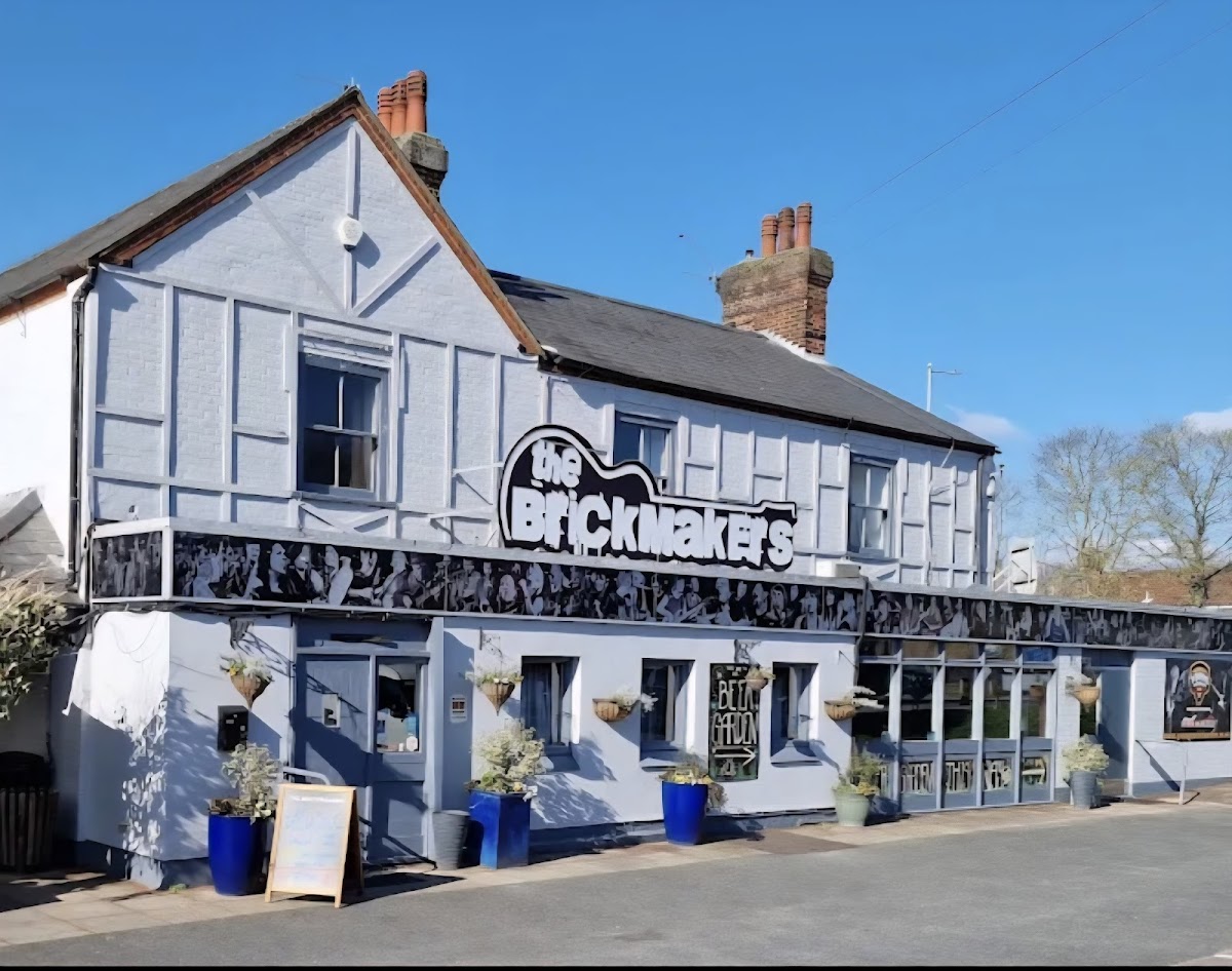 B2 @ The Brickmakers — photo 3