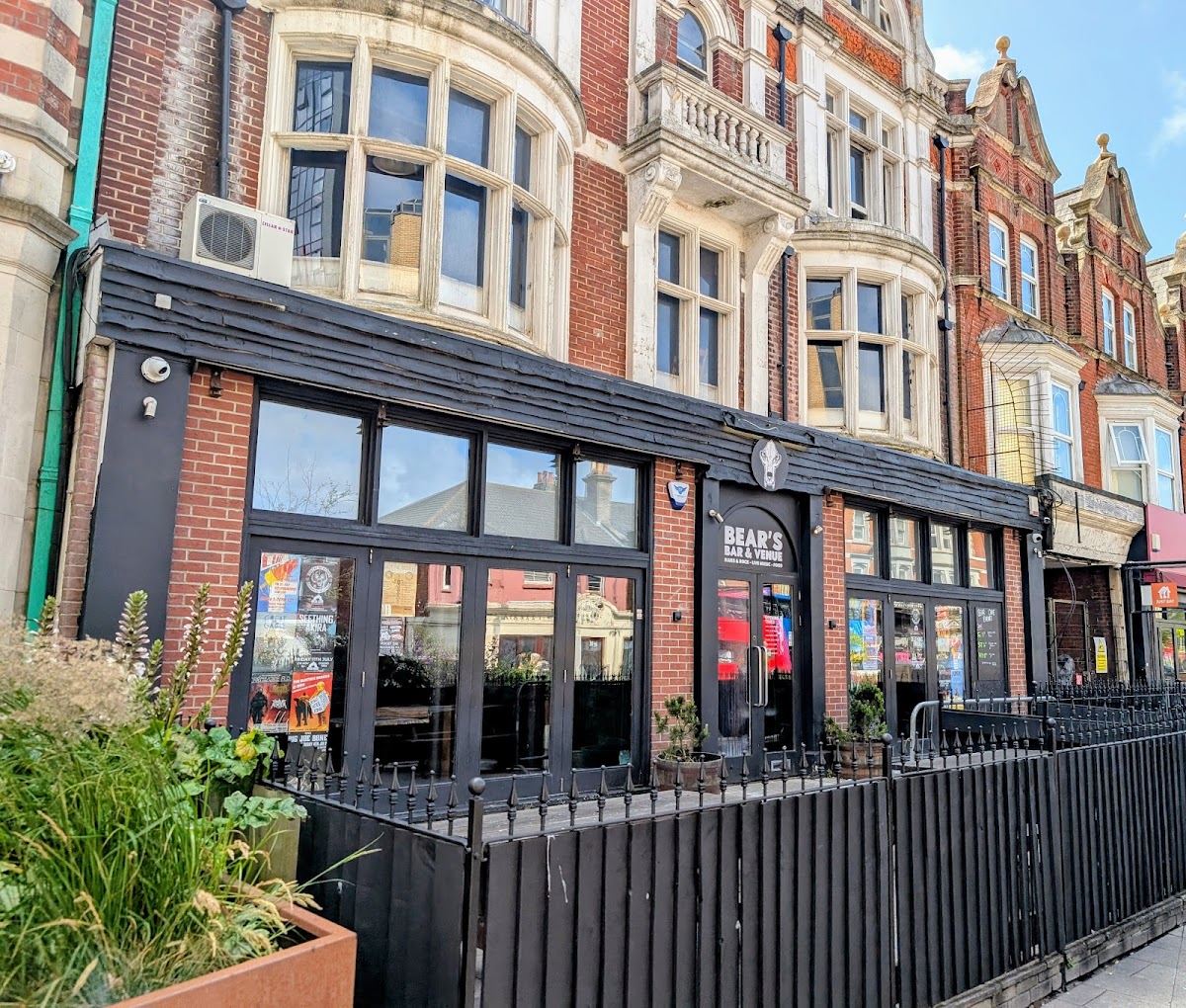 Bear's Bar & Venue — photo 4