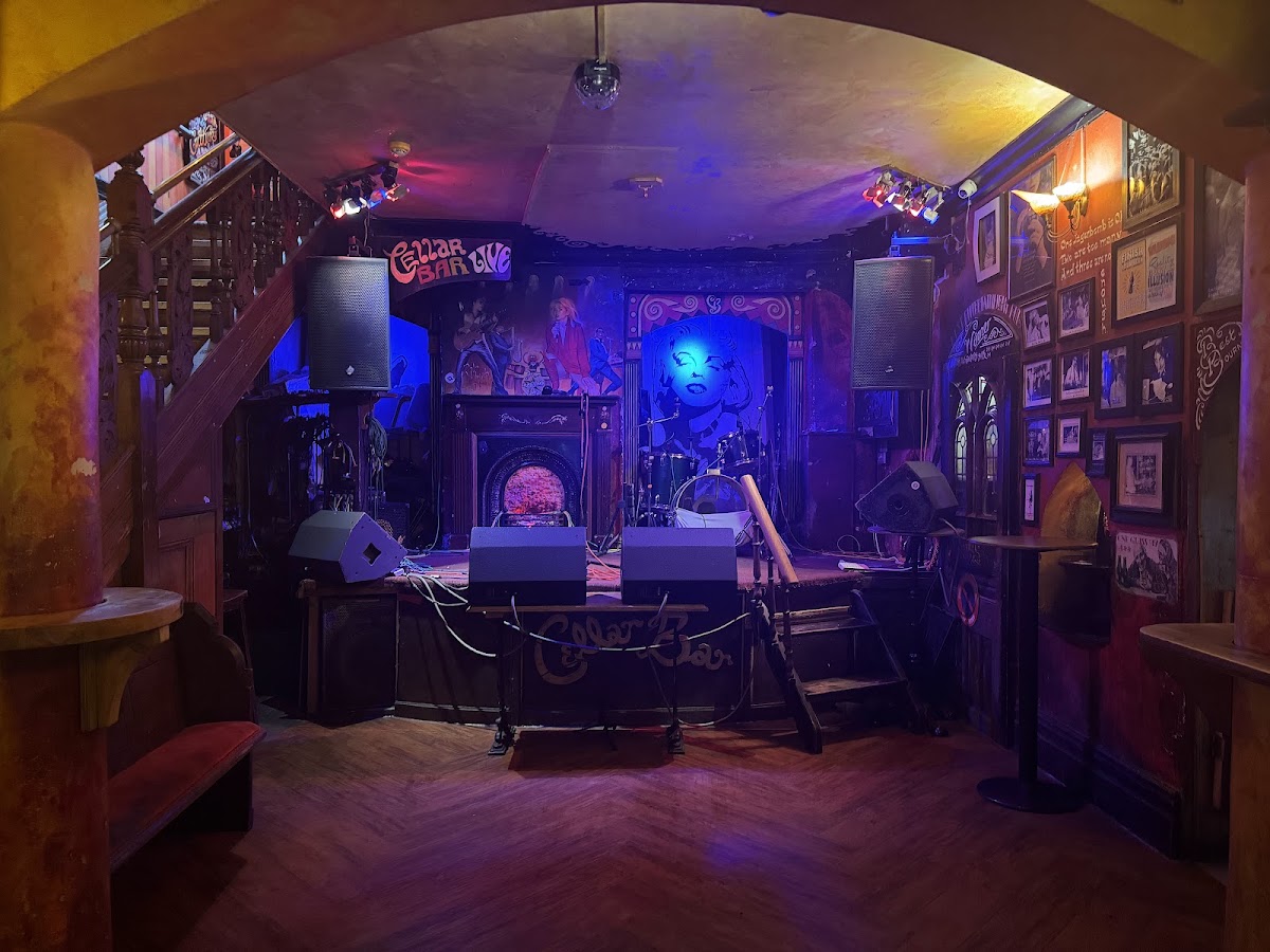 Chaplin's & The Cellar Bar — photo 4