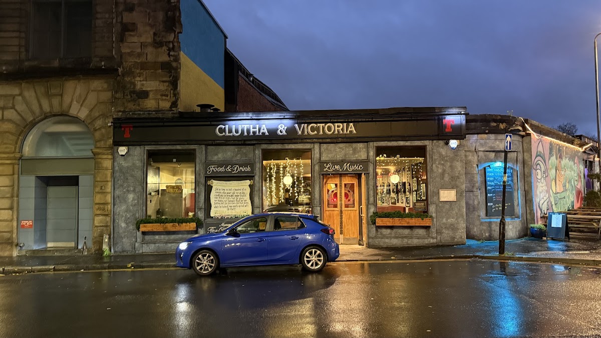 Clutha & Victoria Bar — photo 1