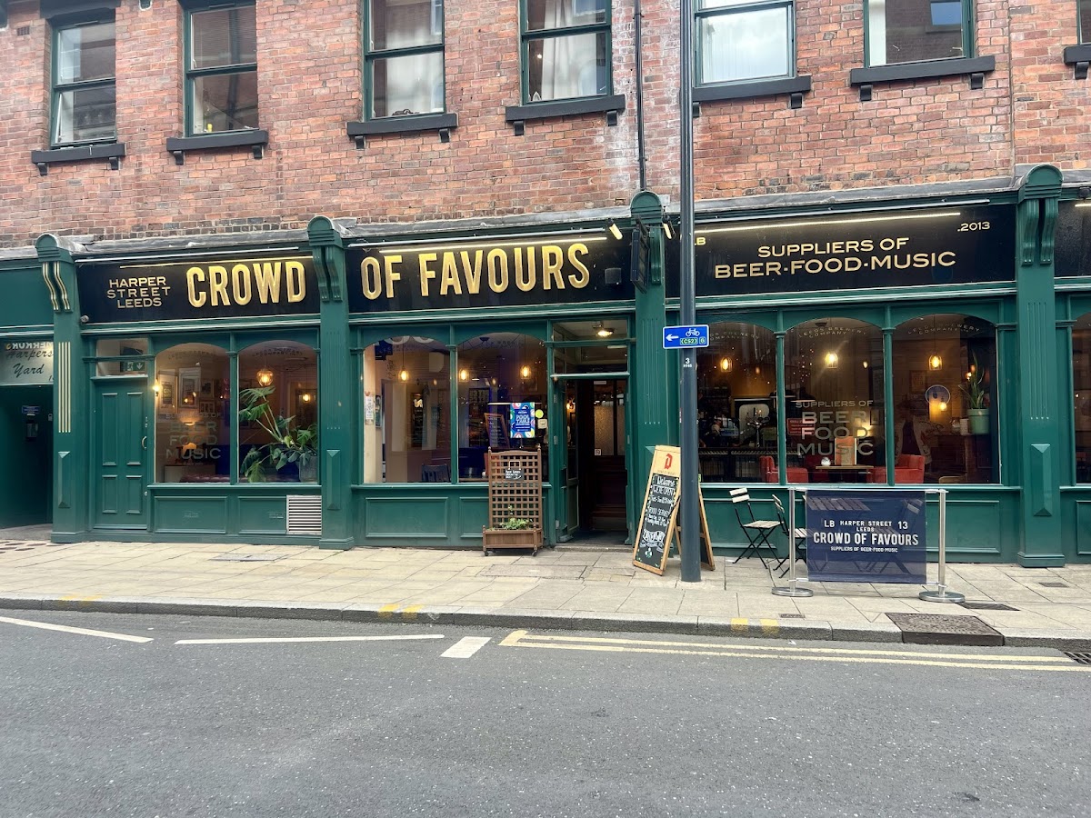 Crowd of Favours — photo 1