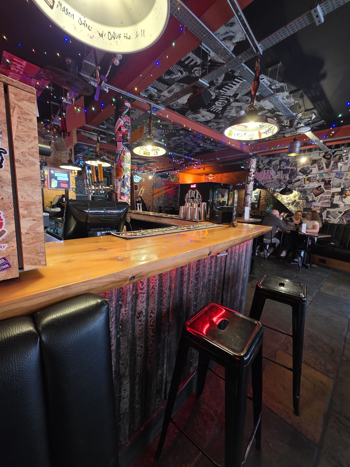 Dirty Blondes — photo 3