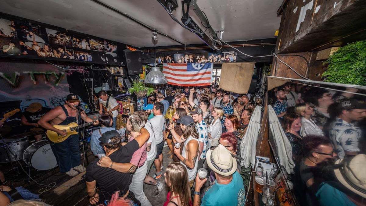 DiveHu5/Dive Coffee Co. — photo 3