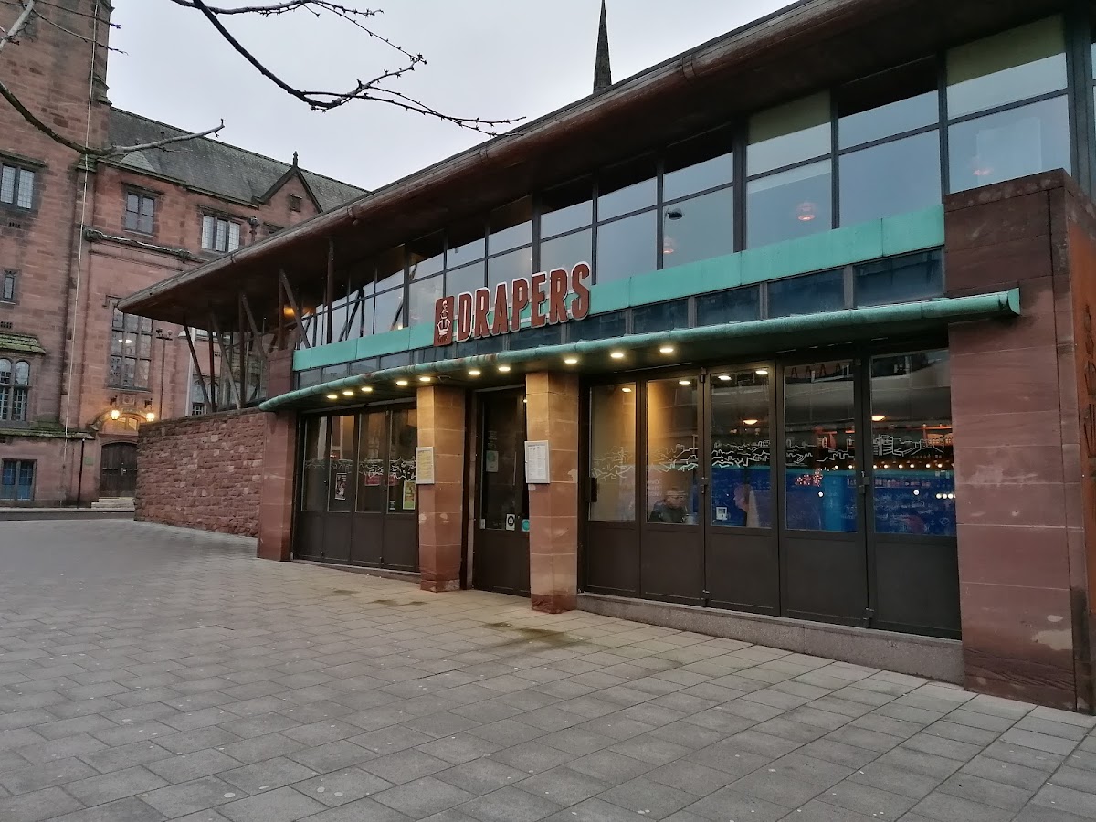 The Drapers' Bar — photo 1