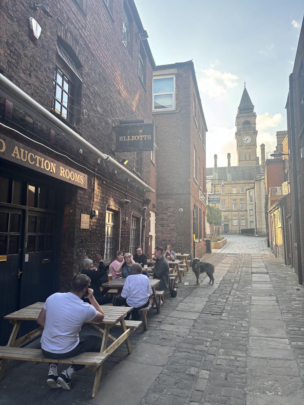 Elliotts Bar — photo 3