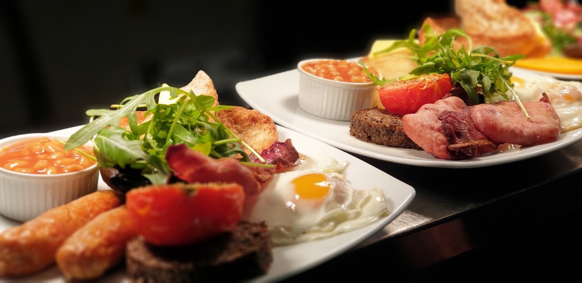 Footlights Bar and Grill — photo 2