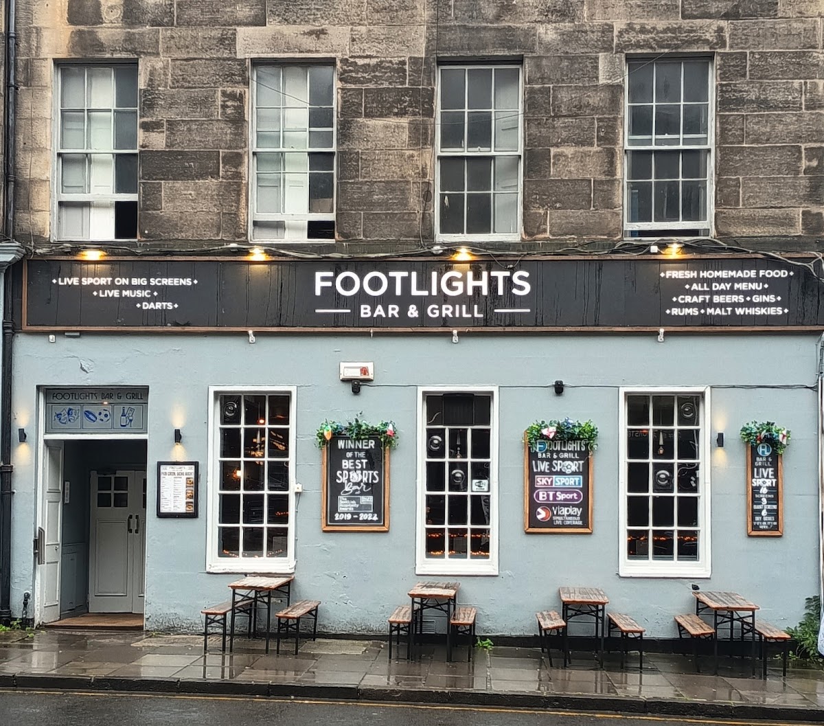 Footlights Bar and Grill — photo 3