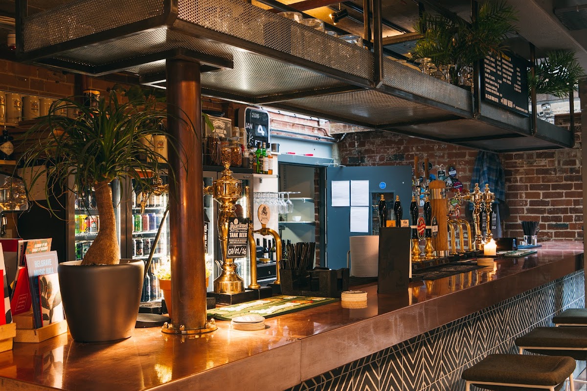 Headrow House — photo 1