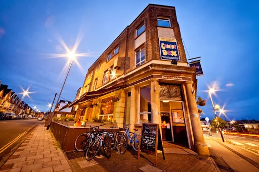 Hen & Chicken — photo 3