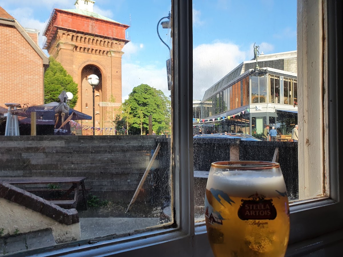 Hole in the Wall — photo 2