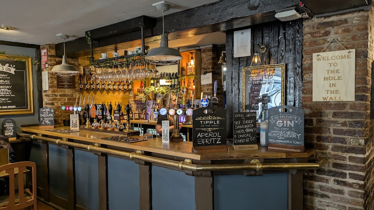 Hole In The Wall — photo 2