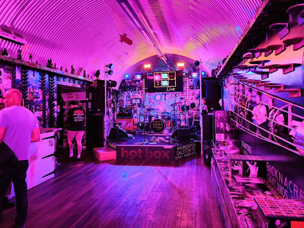 Hot Box — photo 4