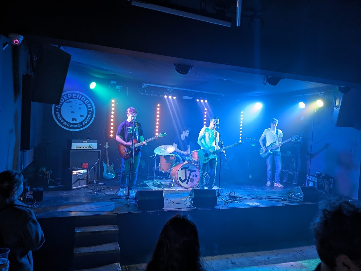 Independent — photo 1