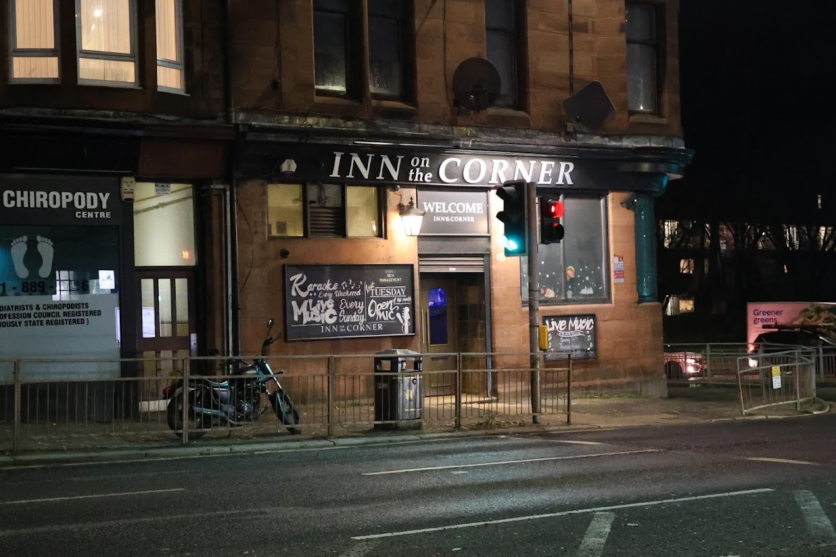 Inn on the corner — photo 1