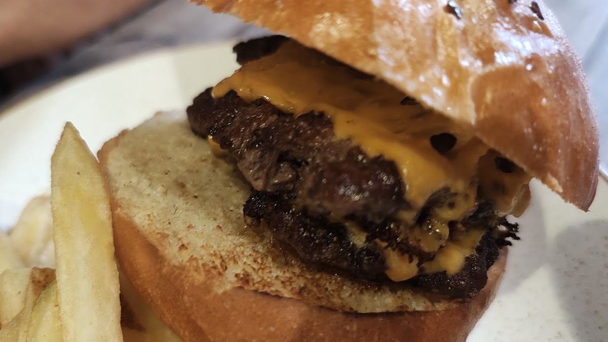 Kennedy's Bar & Restaurant — photo 3