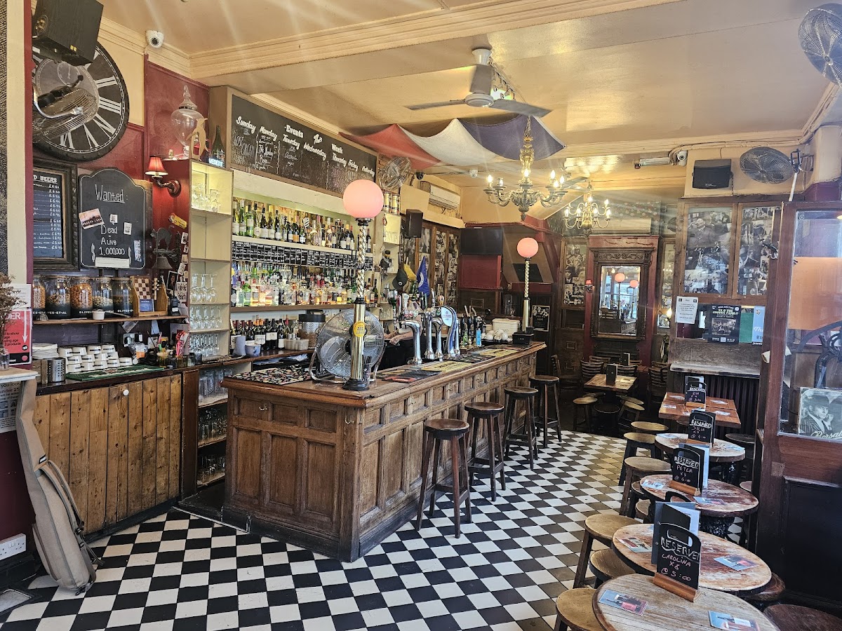 Le Pub (The Paris House) — photo 3