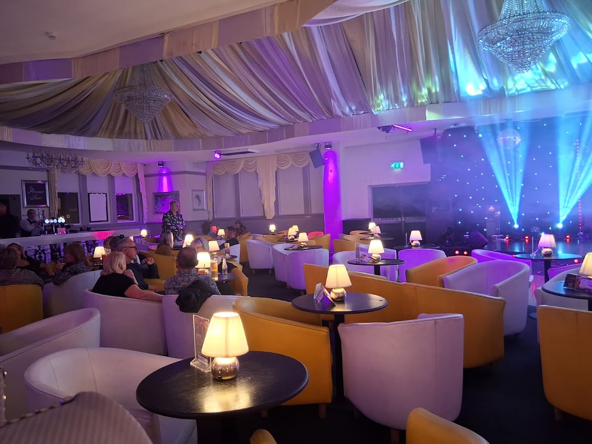 Ma Kellys Showboat — photo 1