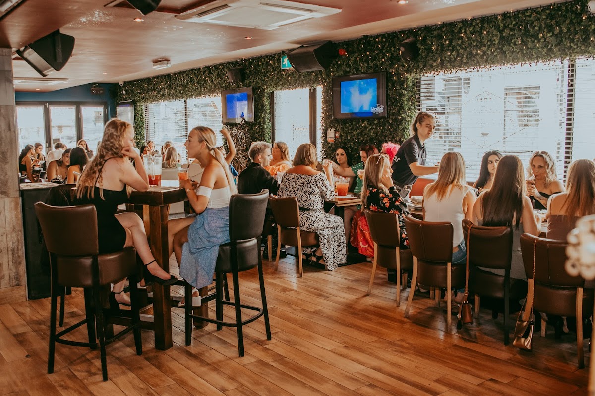 Medbar Southampton — photo 1