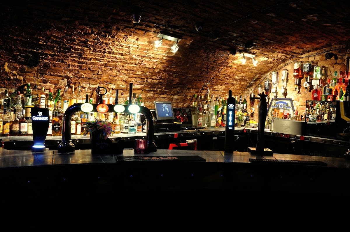 Monroe's Cellar Bar — photo 1