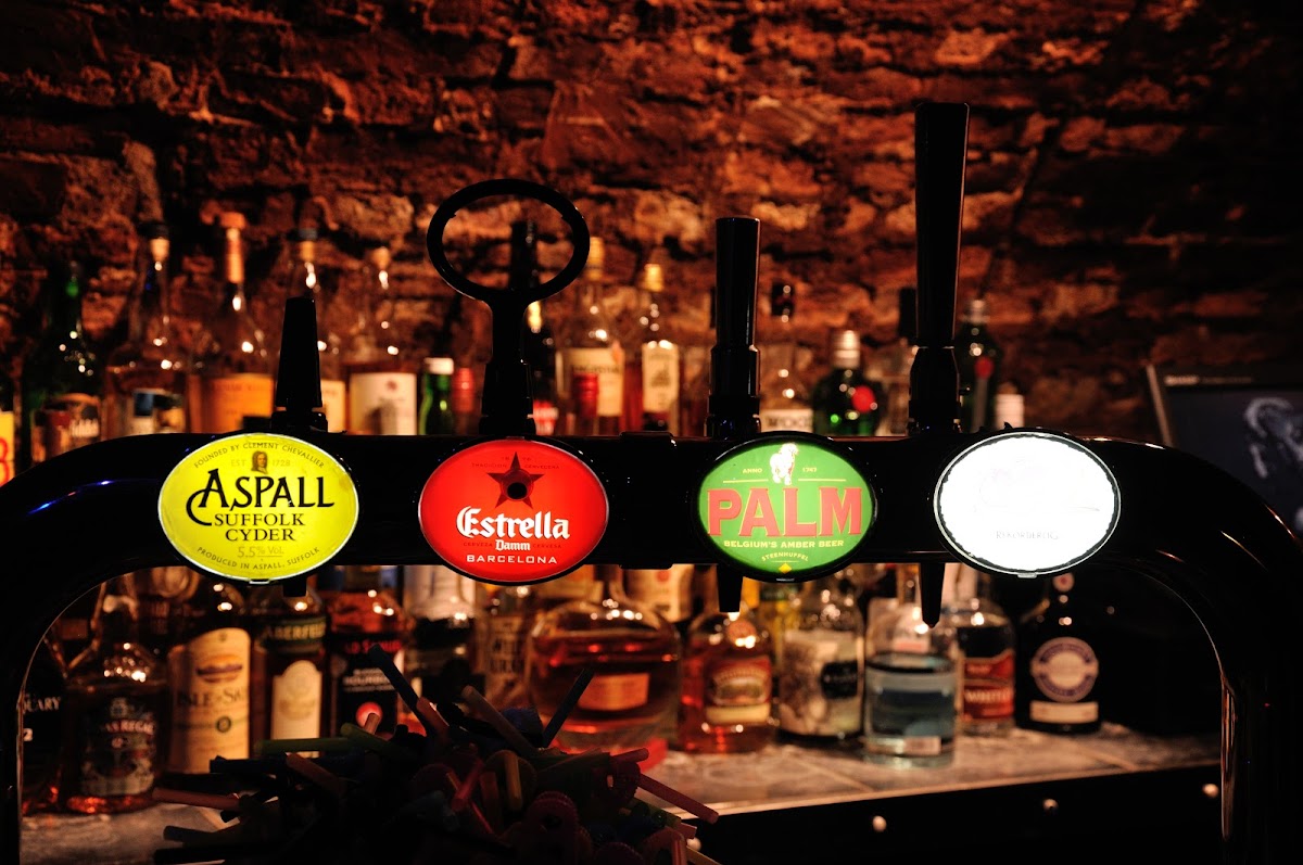 Monroe's Cellar Bar — photo 2