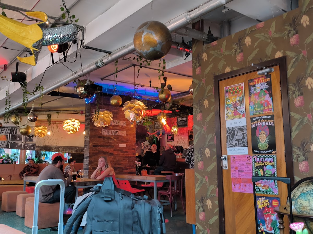 Outlaws Yacht Club — photo 3