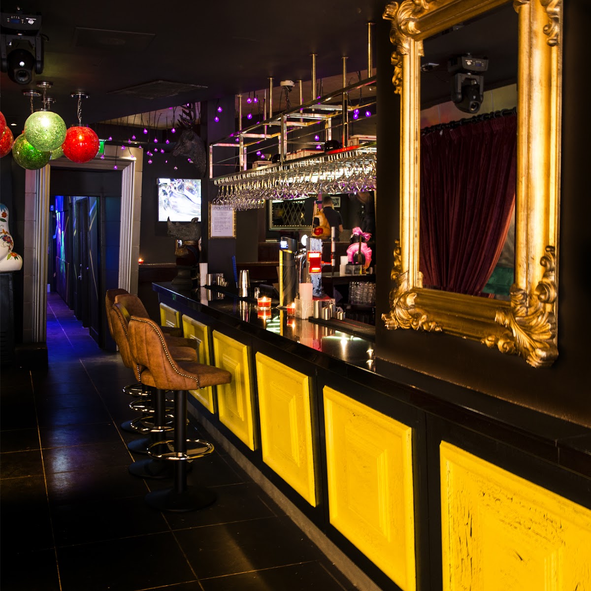 Paramount — photo 3