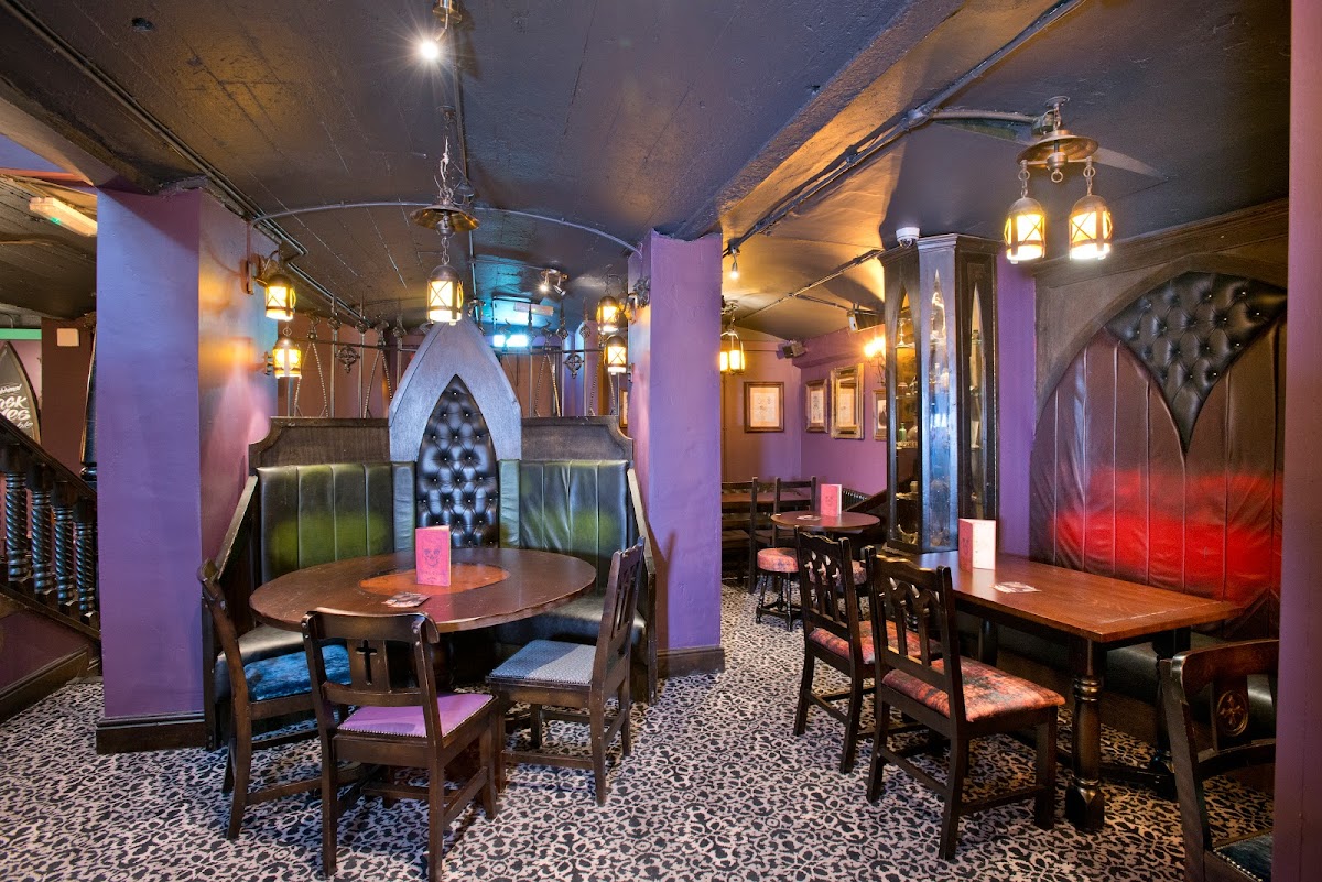 Pit & Pendulum — photo 1