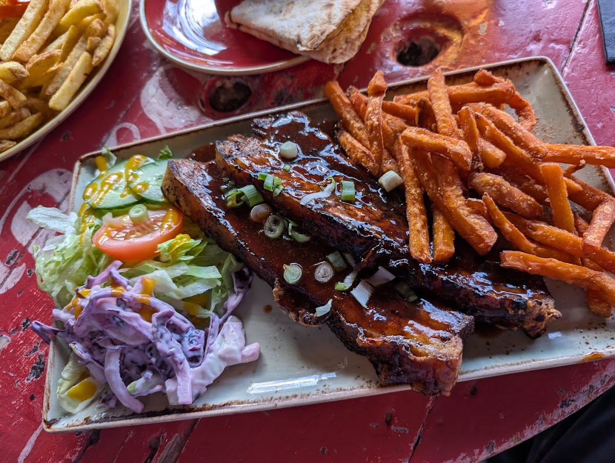 Roots Rum Shack and Kitchen — photo 4