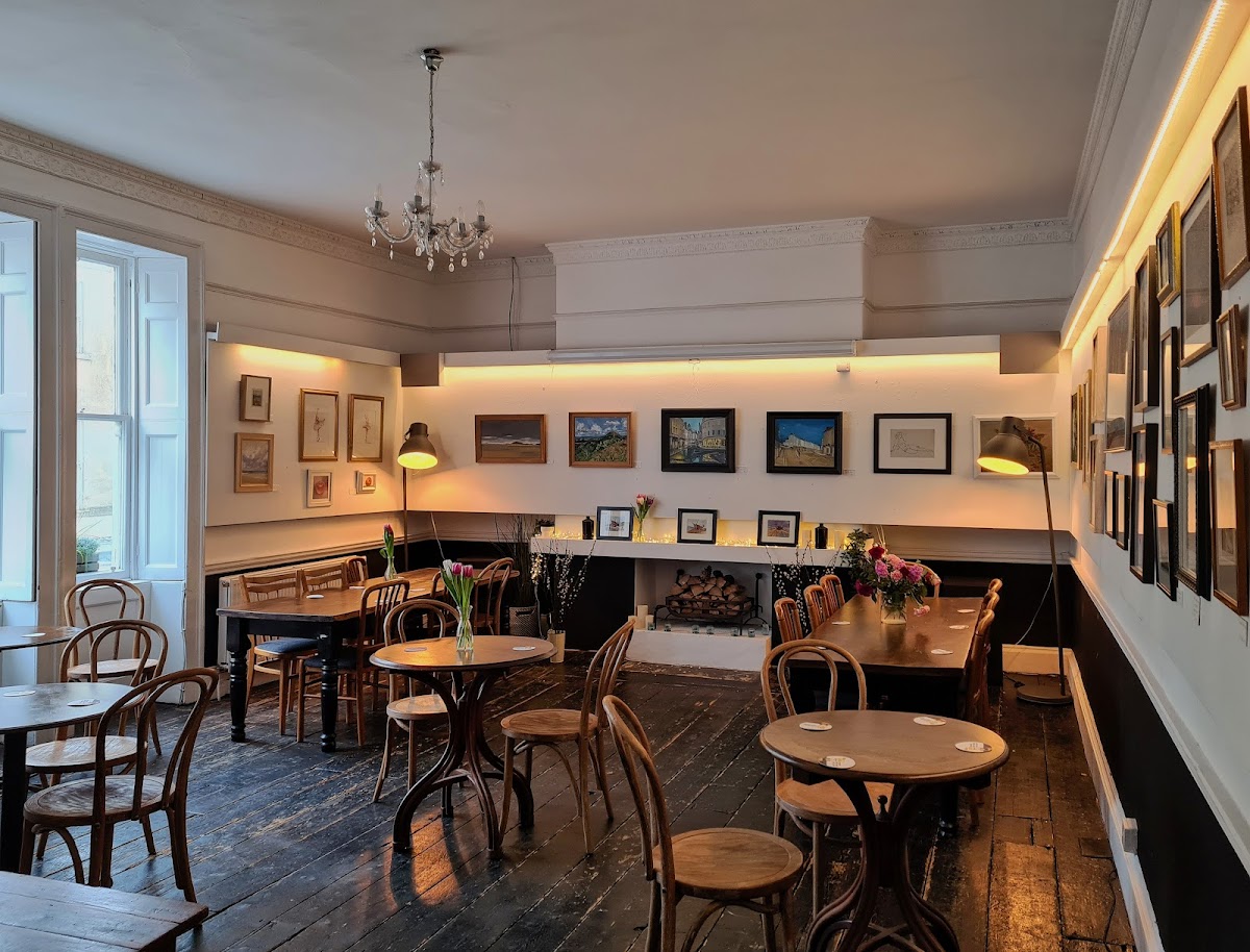 Saint James Wine Vaults — photo 1