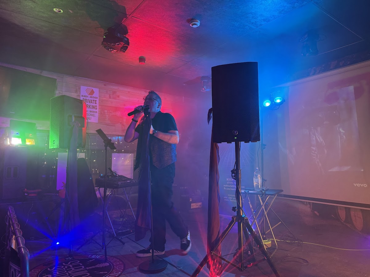 Service Station — photo 4