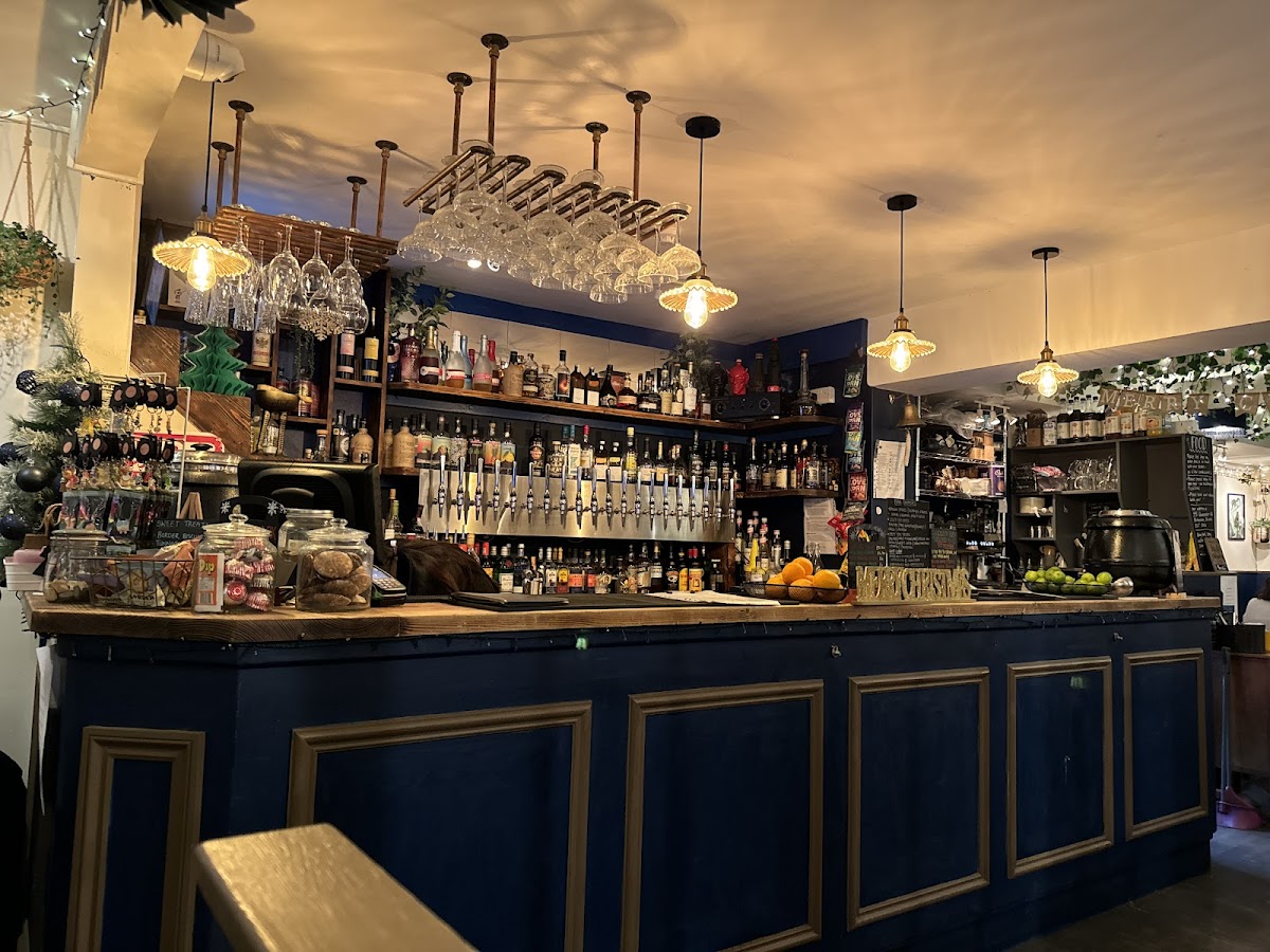 Sidney & Eden — photo 1