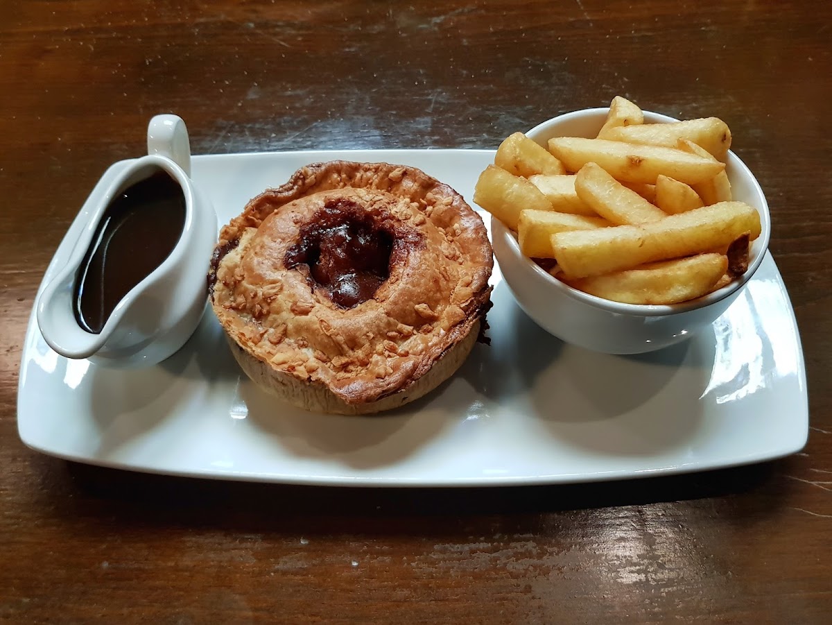 Slains Bar — photo 2