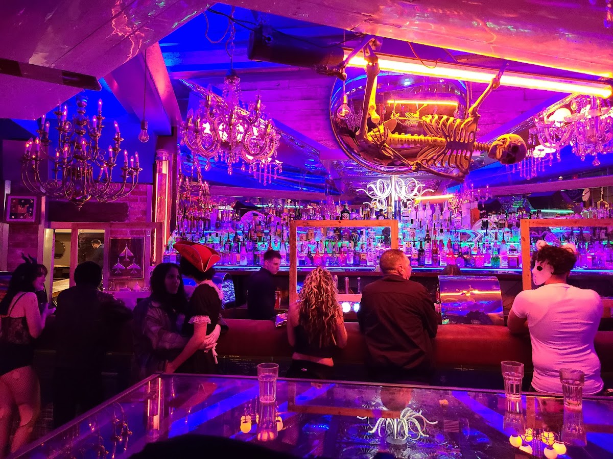 Sound Circus Alternative Bar — photo 4