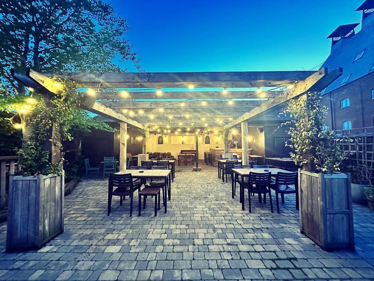 Steamboat Tavern — photo 1