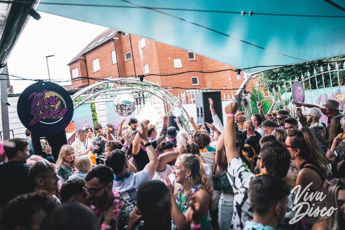 Switch & A I R — photo 1