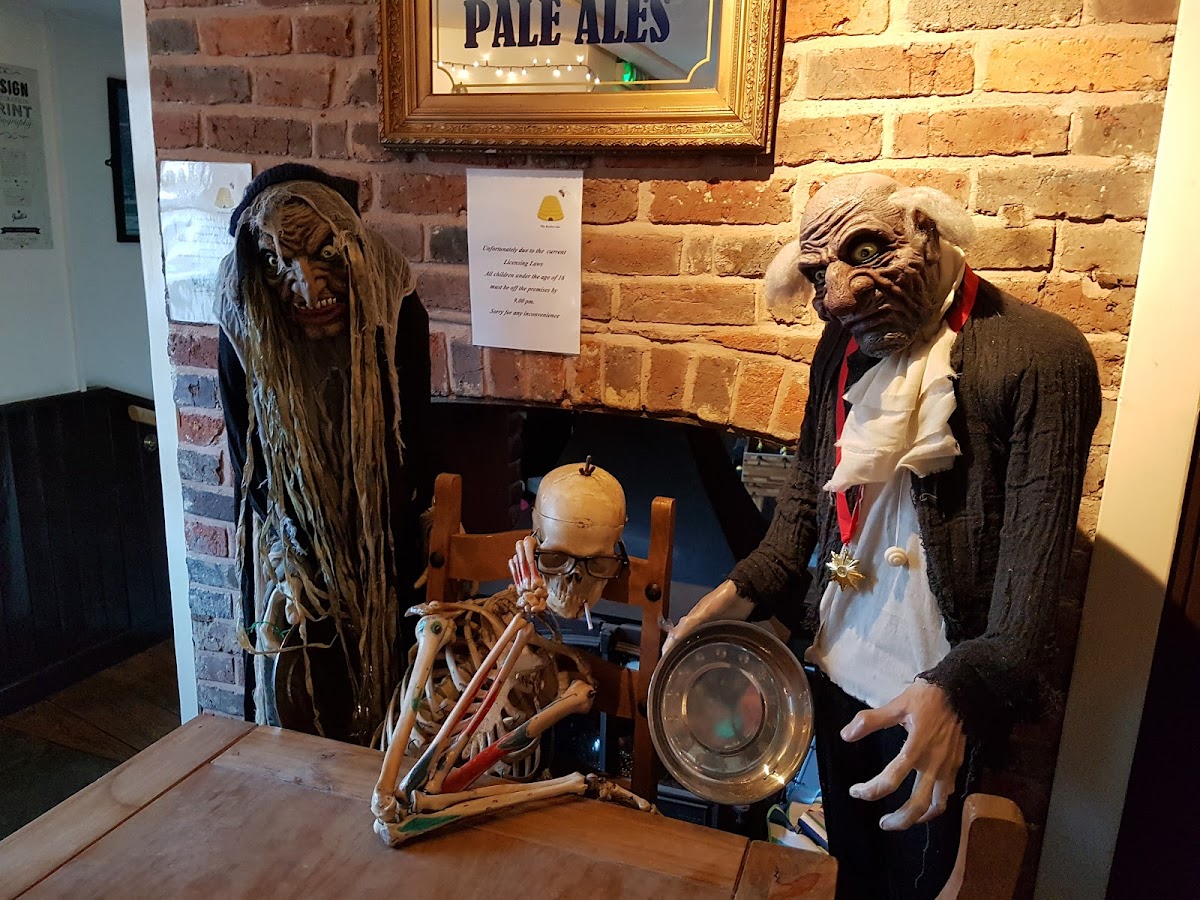 The Beehive Inn — photo 4