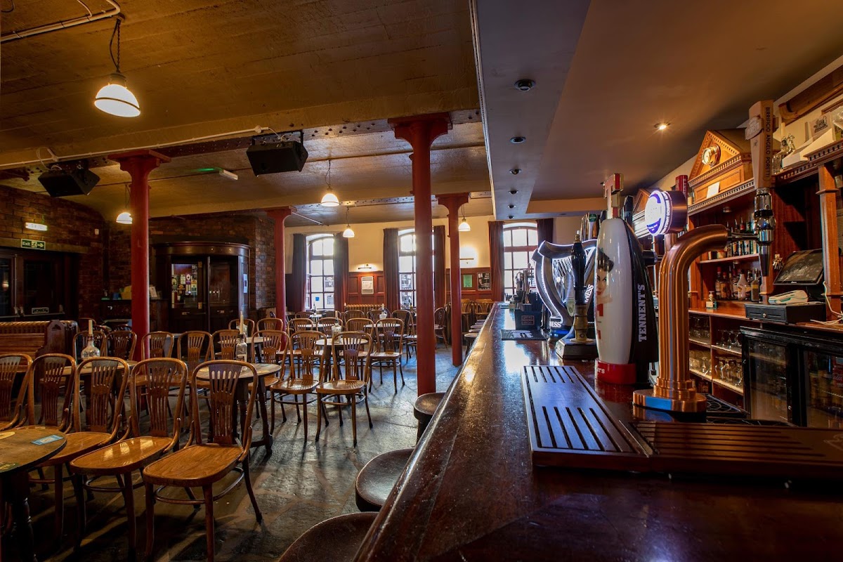 The Blue Lamp — photo 1