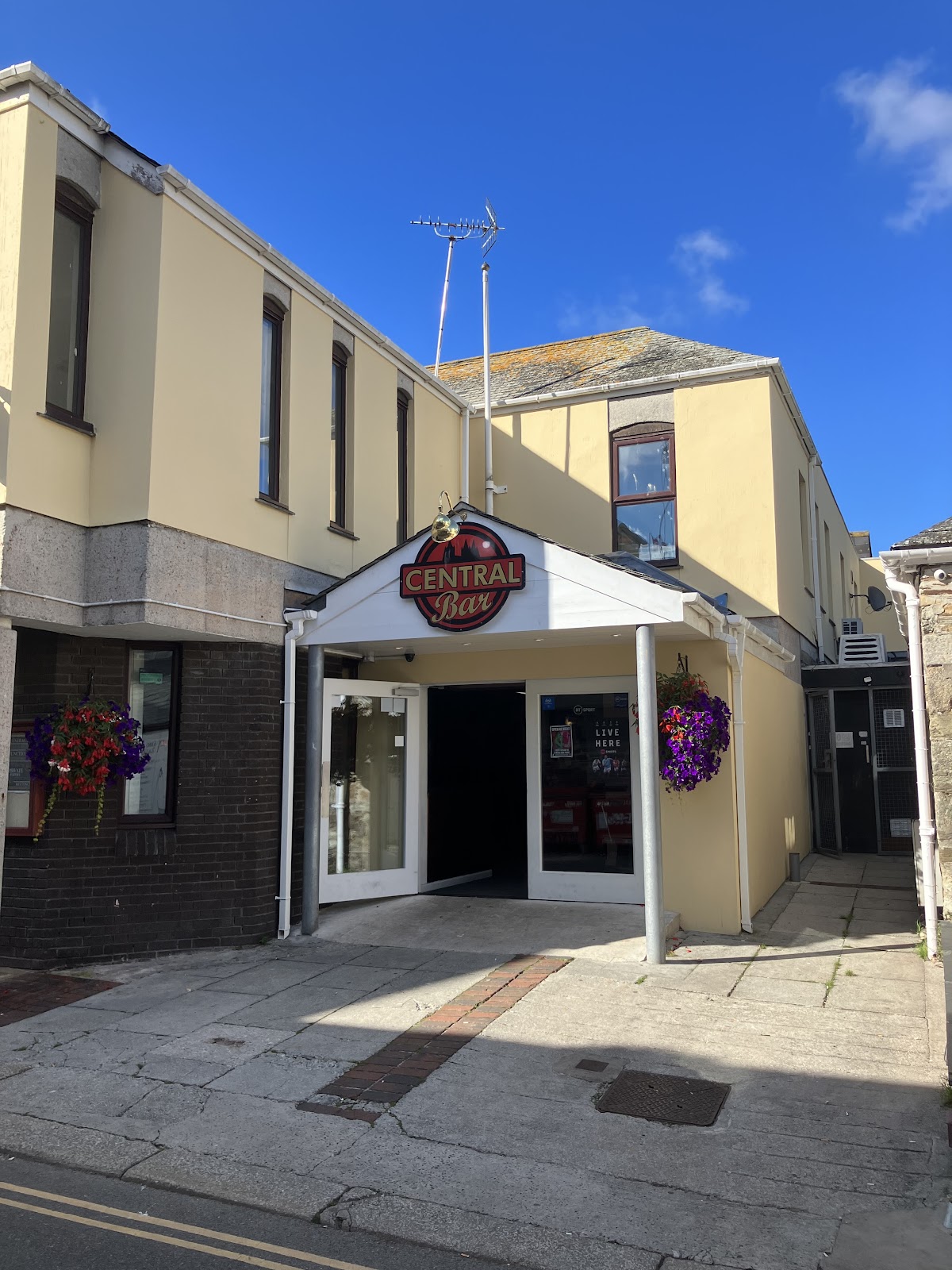 The Central Bar — photo 2