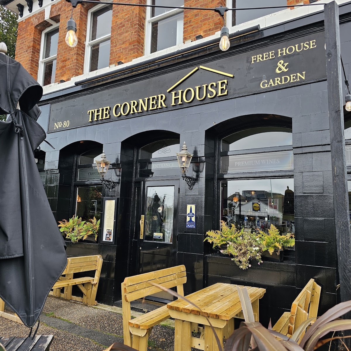 The Corner House Free House & Garden — photo 3