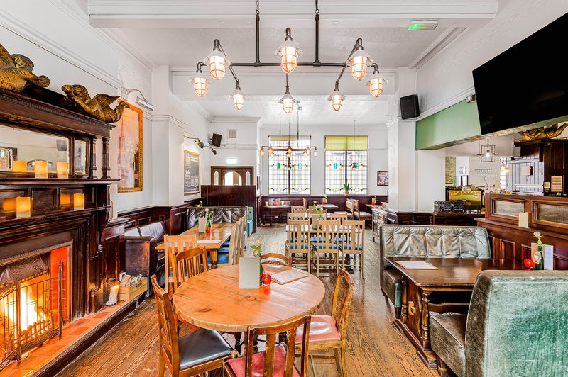 The Fighting Cocks — photo 1