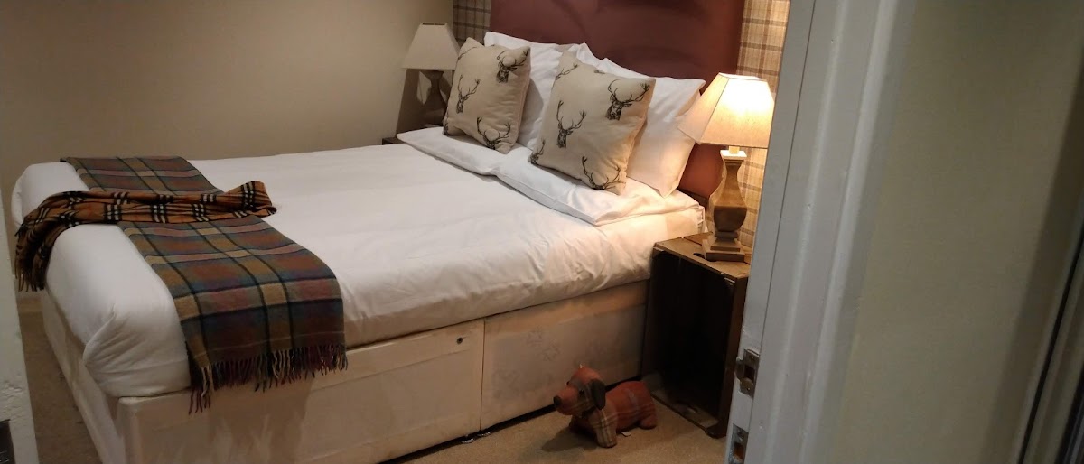 The Fox & Hounds — photo 2