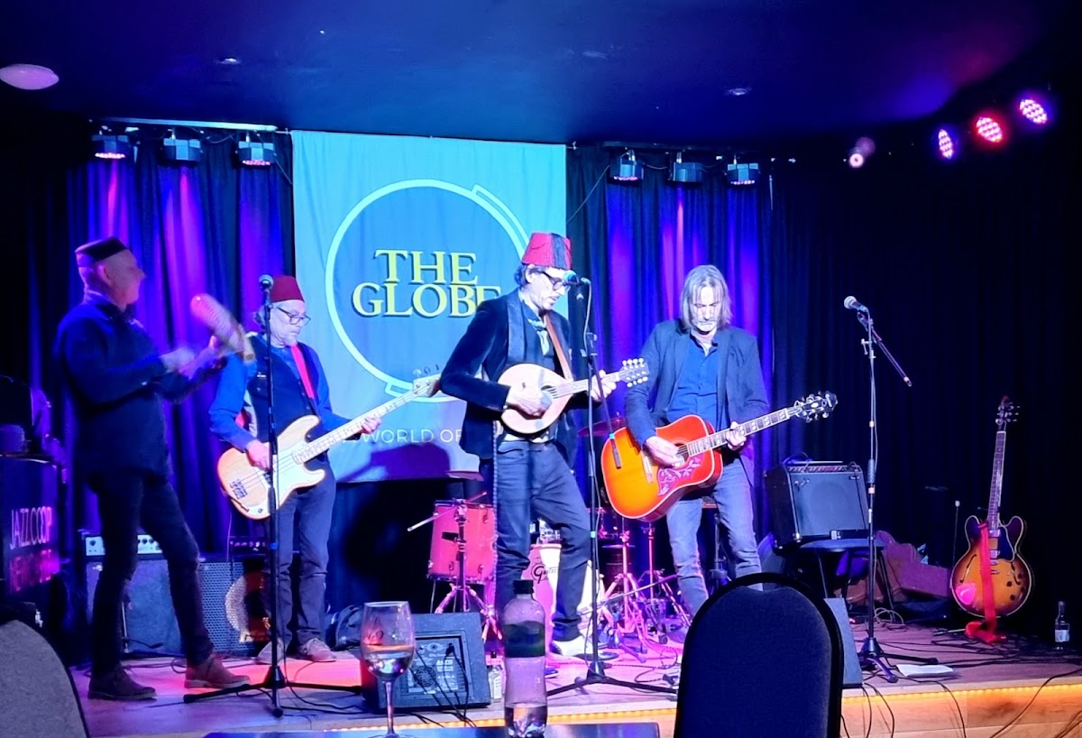 The Globe — photo 2