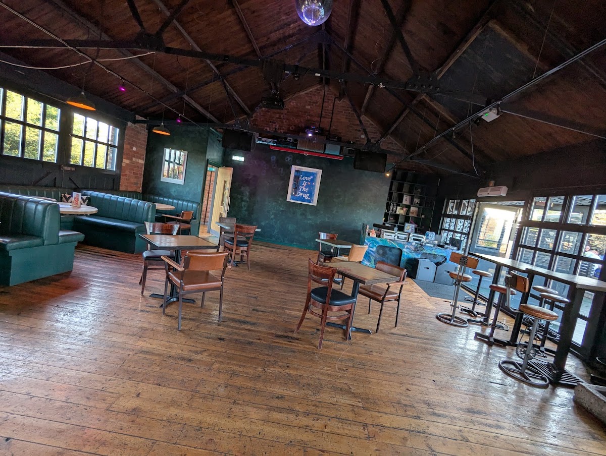 The Grove — photo 2