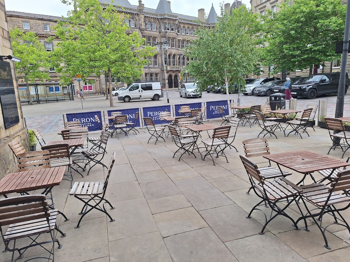 THE HEAD OF STEAM • HUDDERSFIELD — photo 1