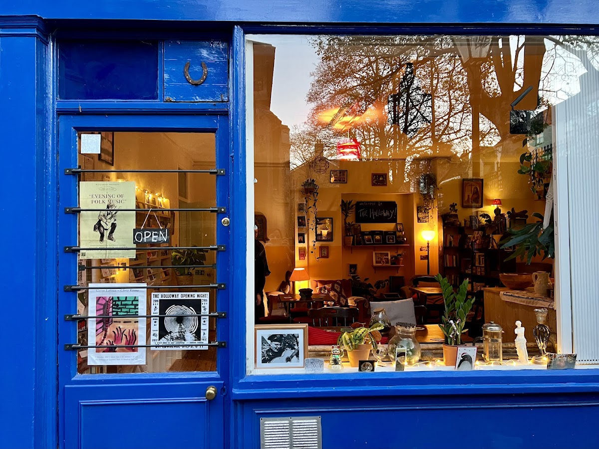 The Holloway — photo 3